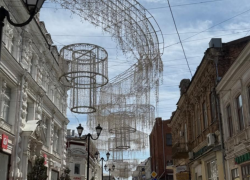 В Ростове демонтируют световую инсталляцию «Северное сияние» на Семашко