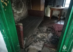 Мужчина погиб на пожаре в собственной спальне в Ростовской области 