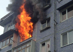 Из-за пожара в Ростове эвакуировали 40 человек из многоэтажки