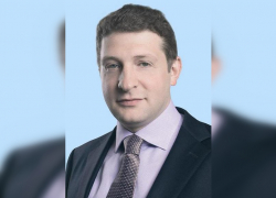 Депутат гордумы Ростова зарабатывает больше 800 тысяч в месяц и ездит на элитном Range Rover