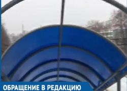 «Сделайте крышу переходного моста»: власти второй месяц не могут обеспечить безопасность ростовчан