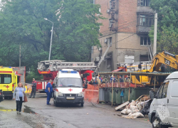 В Ростове при пожаре в шестиэтажке пострадали три человека