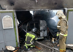 В Ростовской области мужчина погиб при пожаре во время ремонта автомобиля 