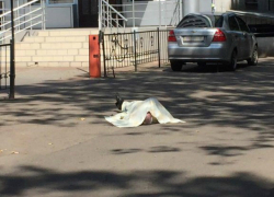Таксист умер посреди улицы по пути от магазина к своей машине в Ростовской области