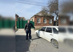 Замерзший мужчина хотел согреться и угнал «чепырку» у таганрожца