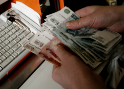 Перепутавший себя с хозяином магазина менеджер месяцами складывал выручку в карман в Ростовской области