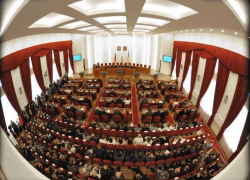 В Ростове решили законом заставить депутатов исполнять наказы избирателей