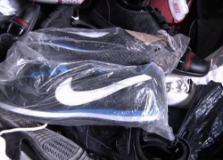 Ростовский предприниматель продавал поддельную брендовую одежду и обувь