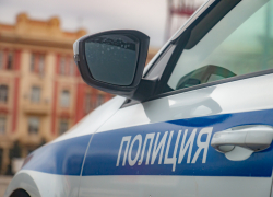 Полиция начала проверку после нападения мужчины на BMW без номеров на женщину в Ростове