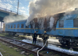 В Ростове сгорел списанный вагон