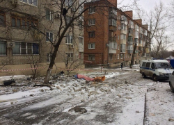 В пострадавшей от взрыва газа ростовской многоэтажке начали восстанавливать окна и двери