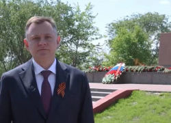 Юрий Слюсарь поздравил дончан с юбилеем Великой Победы