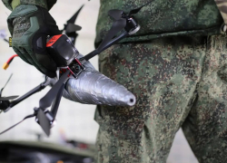 Операторы дронов уничтожили бронетехнику условного противника в ходе обучения на полигоне ЮВО