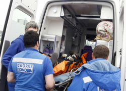 Потерявший управление на дороге ВАЗ покалечил двух своих пассажирок в Ростовской области