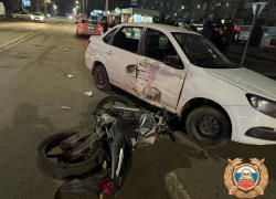 Два человека пострадали в ДТП с мотоциклом в Ростове