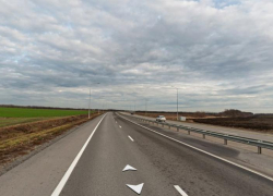 На трассе у аэропорта Платов под Ростовом разбился 48-летний мотоциклист