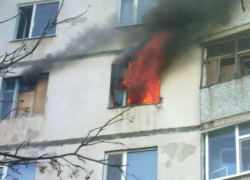 Мужчина погиб и еще один получил ожоги во время пожара в девятиэтажке Ростовской области