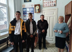 Подростков из Семикаракорского района наградили за помощь в поисках пропавшей девочки