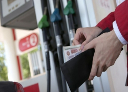 В ближайшие дни цена на бензин в Ростове может превысить 50 рублей за литр 