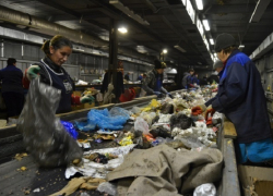 Голубев призвал чиновников проявить расторопность и с головой погрузиться в мусор