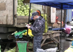 После рейда на рынках Ростова повестки в военкомат получили 46 мигрантов 