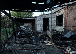 В Ростовской области сгорели веранда частного дома и автомобиль