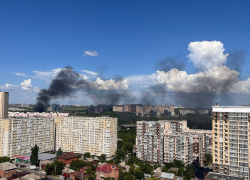 В Пролетарском районе Ростова загорелся частный дом