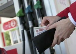 Иностранные водители высмеяли "нытье" ростовчанки-блогера из-за дорогого бензина 