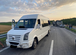 В Ростовской области в массовом ДТП пострадали четыре человека