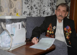 Старейший ветеран-фронтовик региона проголосовал на выборах депутатов донского парламента