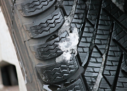 Ростовским автомобилистам посоветовали не менять зимнюю резину
