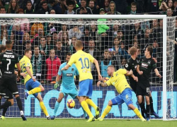 Карпин разнял готовых броситься в драку футболистов после ничьи "Ростова" с "Краснодаром"