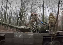 Мобилизованный танкист из Ростовской области показал, как готовятся к бою военные в зоне СВО