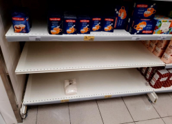 Перекупщики в марте стали фурами сметать сахар из торговых сетей Ростова