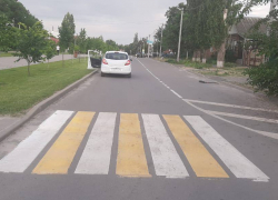 Ребенок на самокате попал в ДТП с иномаркой в Ростовской области