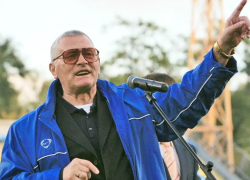 Легендарный футболист из Ростова Виктор Понедельник празднует свой 80-летний юбилей
