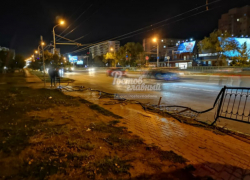 Неуправляемый грузовик вылетел на тротуар, круша все на своем пути в Ростове