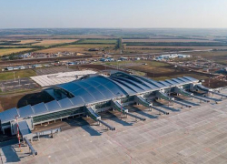 Азербайджанец пытался улететь из Платова с 800 тысячами в чемоданчике