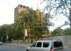 Власти Ростова отдадут в аренду участок с недостроенным бизнес-центром за 2,5 млн в год