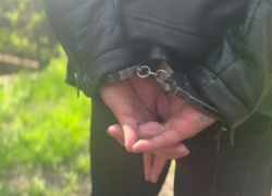 В Ростовской области инспекторы ДПС нашли крупную партию наркотиков в автомобиле