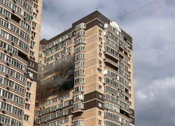 Из-за пожара на Нансена в Ростове эвакуировали 25 человек
