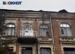 В Ростове начали срочный ремонт исторического дома Севастопуло после обрушения крыши