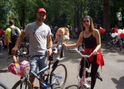 Около 500 велосипедистов "покрасовались" на дорогах Ростова