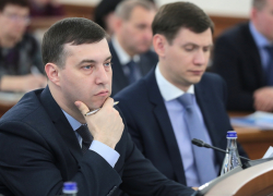 Министр природных ресурсов Ростовской области любит менять машины и зарабатывает 240 тысяч в месяц