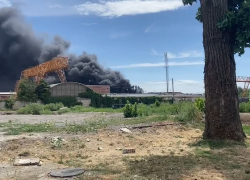 В Ростове-на-Дону ликвидировали пожар на складе поликарбоната