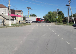 В Ростовской области водитель грузовика сбил пожилую велосипедистку