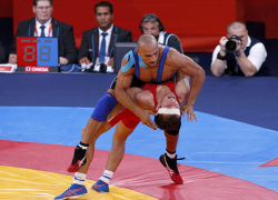 Донские спортсмены выиграли три медали на чемпионате России по греко-римской борьбе