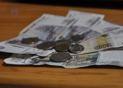 Ростовчанка перевела мошеннику 100 тысяч рублей в надежде защитить деньги