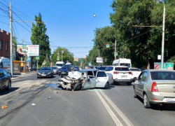 Двое ростовчан пострадали во время ДТП с легковушкой и автобусом