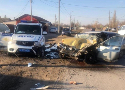 В сети появилось видео ДТП с участием машины ДПС в Ростовской области